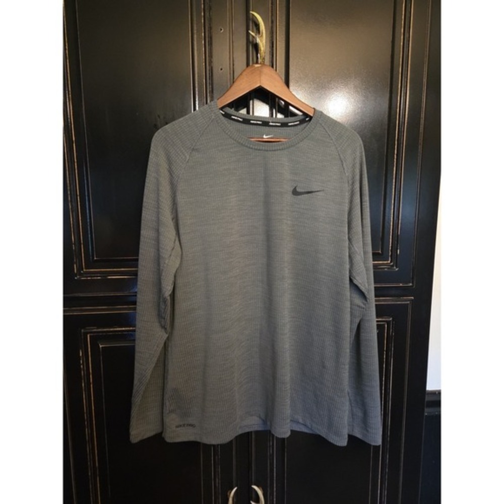Nike Pro Dry Fit Long Sleeve Pullover‎
